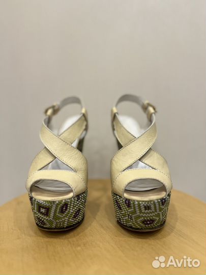 Босоножки женские