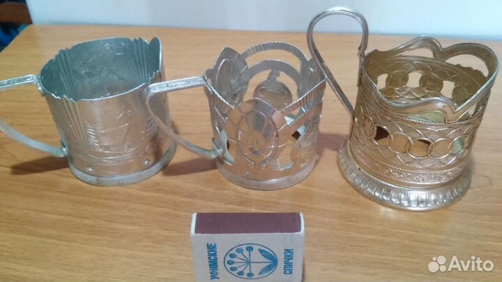 Тарелки с рисунками СССР и подстаканники