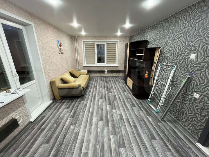 2-к. квартира, 48 м², 1/9 эт.