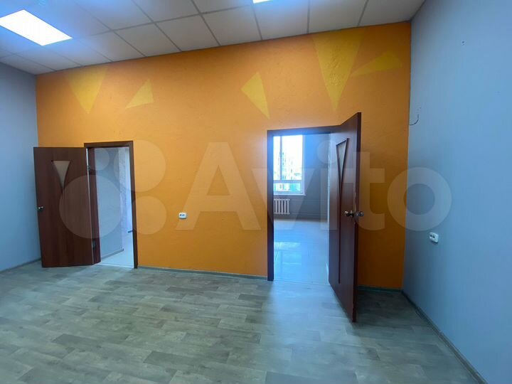 Офисный блок на пр.К.Маркса, 3 эт., 45 м2, метро