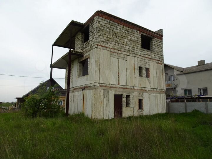 Дом 300 м² на участке 6 сот.