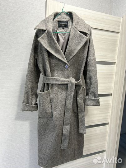 Продам пальто, отходила 1 сезон