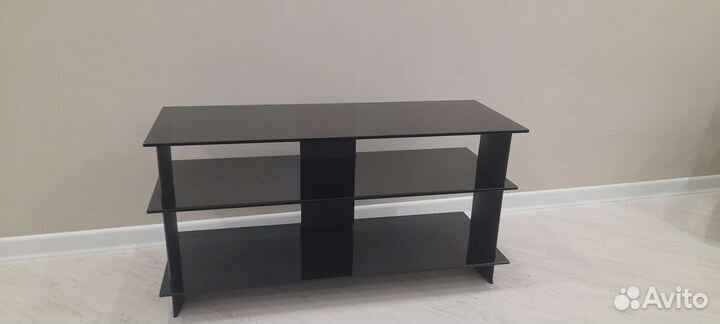 Стеклянная тумба под тв