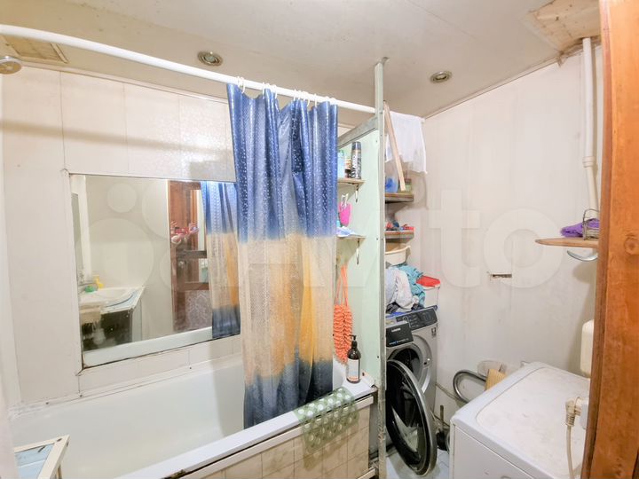 Комната 13,7 м² в 3-к., 1/3 эт.