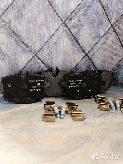 Задние колодки тормозные BMW 6 серия F13 новые