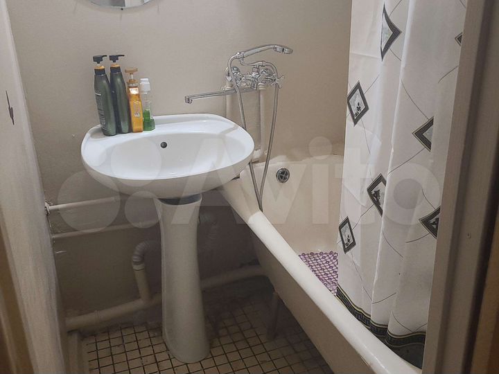 Комната 14 м² в 3-к., 1/9 эт.