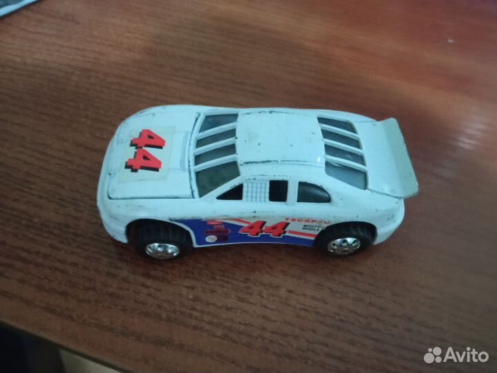 Игрушечные машинки