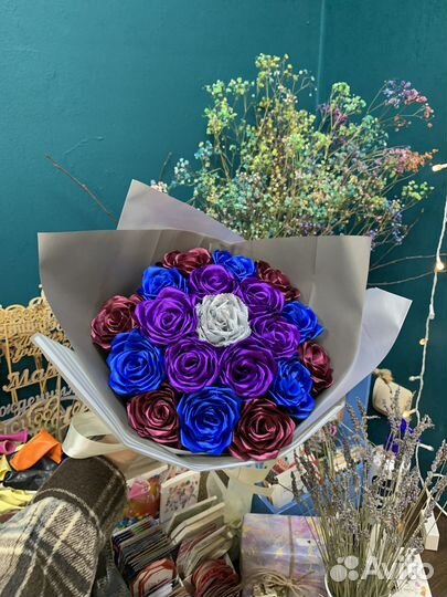 Букет из атласных лент в упаковке