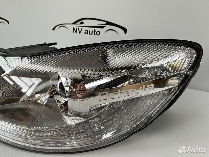 Skoda Octavia A5 фара передняя левая 08-13