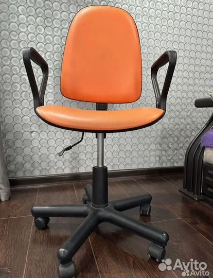 Компьютерное кресло