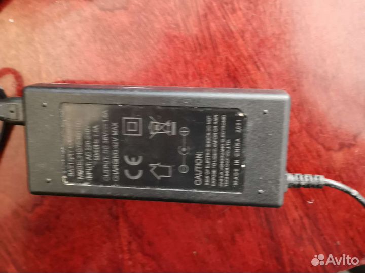 Зарядка аккумулятора 36 v 1,8A электросамокат