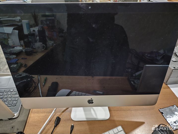 Планшет Samsung SM-T561