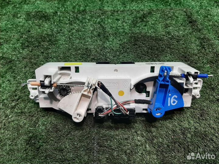 Панель управления отопителя Renault Scenic 3 (JZ)