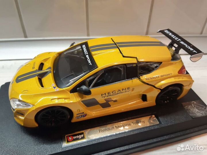 Модель Renault Megan Trophy 1:24