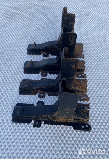 Кронштейн заднего бампера mitsubishi carisma