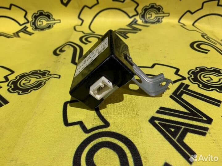 Блок управления дверьми Toyota Ist NCP61 1nzfe