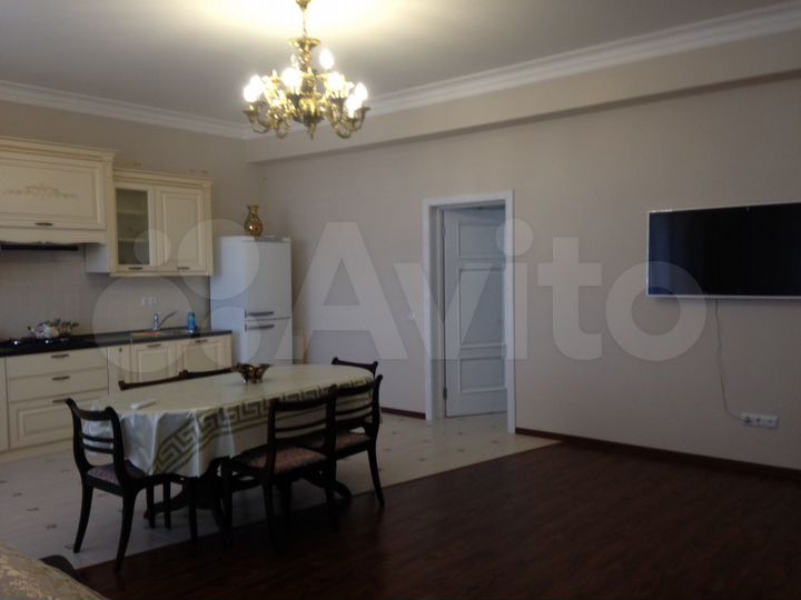 2-к. квартира, 80 м², 4/5 эт.