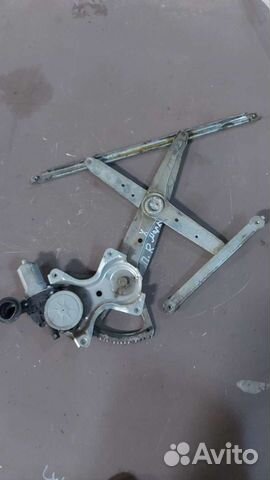 Стеклоподъёмник передний правый на Toyota Mark X