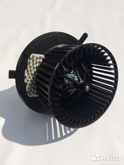 Моторчик печки Шкода Фольксваген под климат