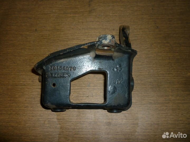 Крепление насоса кондиционера Chevrolet Cavalier 2