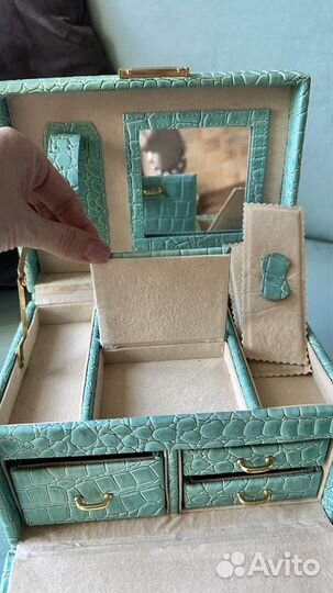 Шкатулка для ювелирных украшений