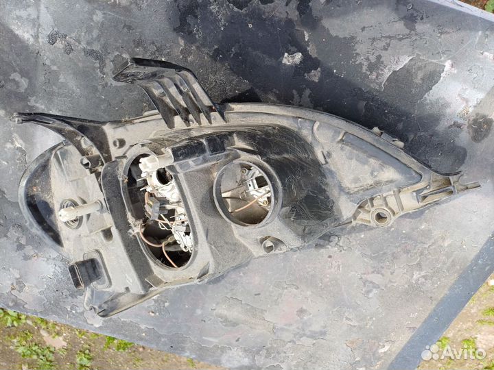 Suzuki SX4 2006 фара левая