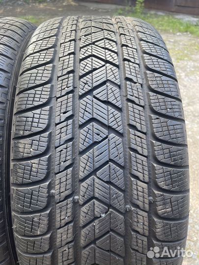Pirelli Scorpion Winter 275/40 R22