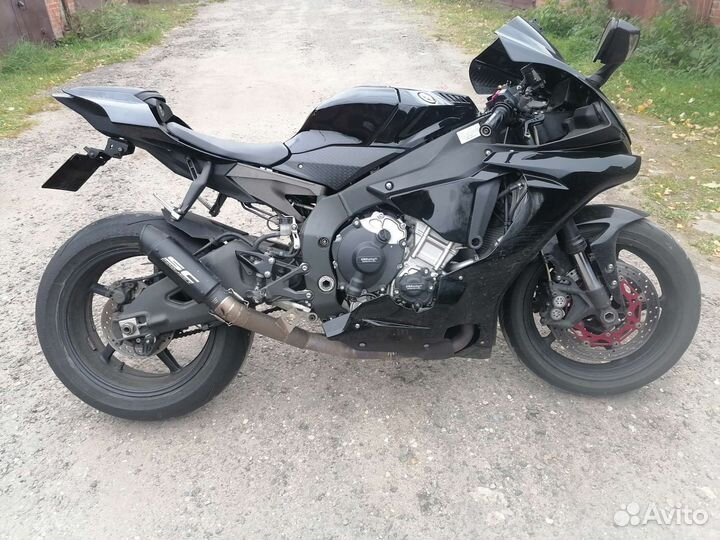 Yamaha YZF-R1