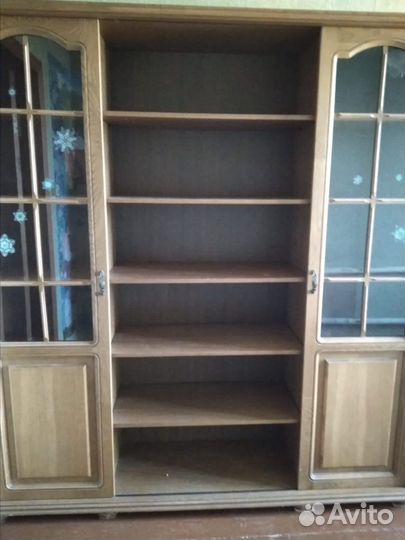 Продам Шкаф купе, материал дубовый шпон