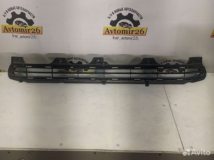 Решетка переднего бампера Toyota LC Prado