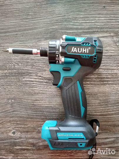 Шуруповерт новый