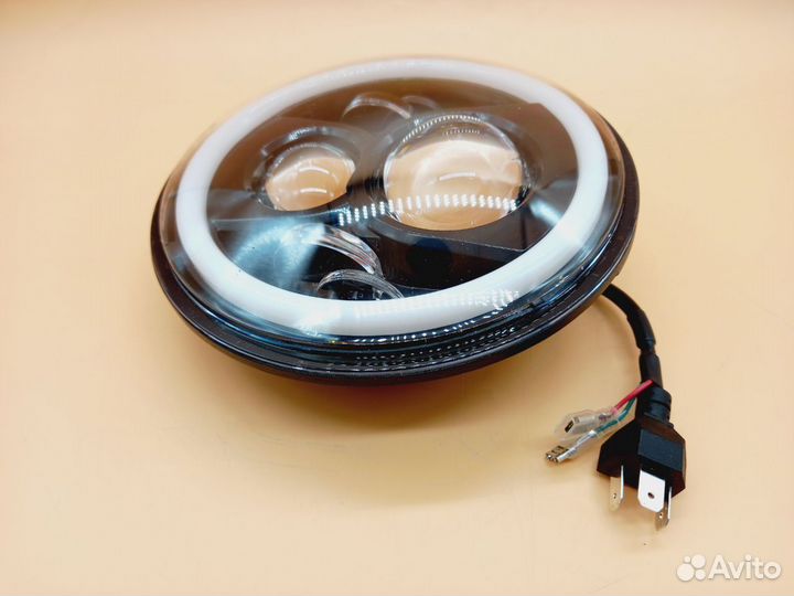 С дефектом 843135 Фара для Harley FLD