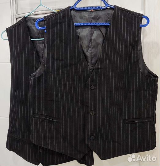 Пиджак и жилетки