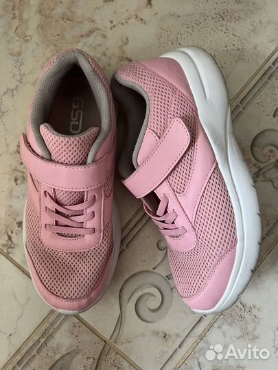 Кроссовки женские 37 размер