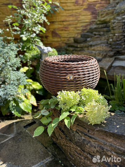 Кашпо из искусственного ротанга