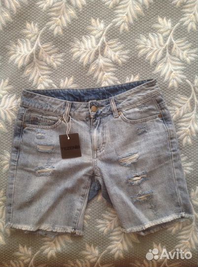 Джинсовые шорты фирмы 