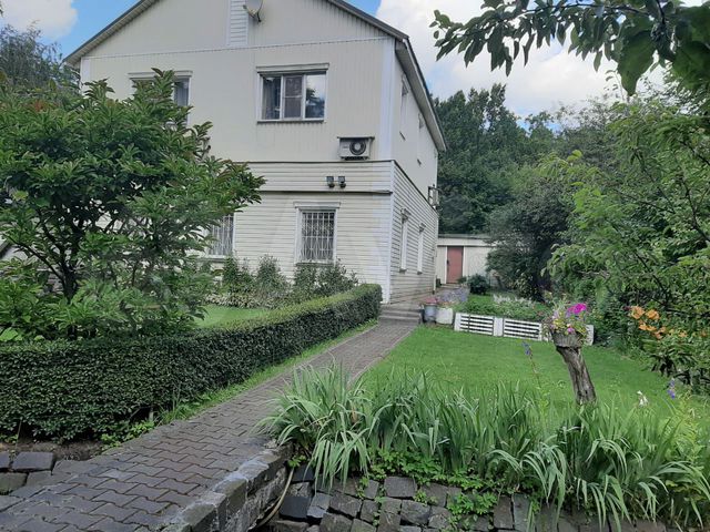 Дом 194,6 м² на участке 12 сот.