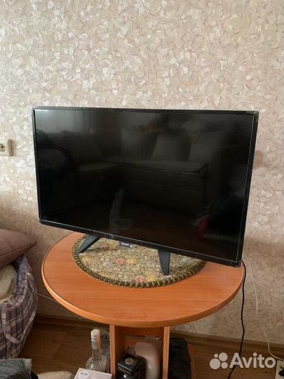 Телевизор Philips 32 дюйма