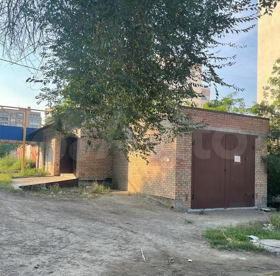 Гараж, > 30 м²