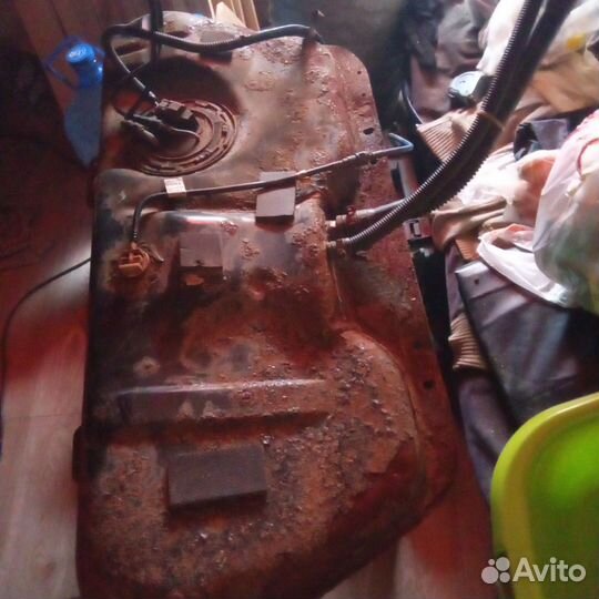 Топливный бак на Шевроле Ланос 1