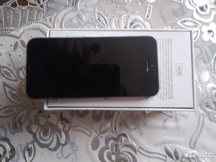 iPhone SE, 32 ГБ