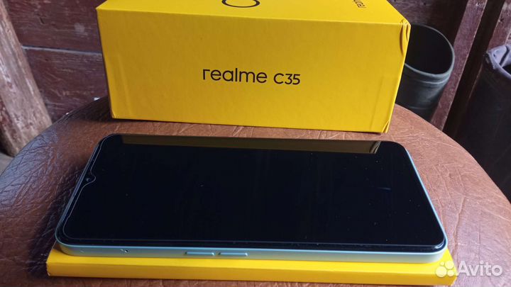 Телефон Realme c35