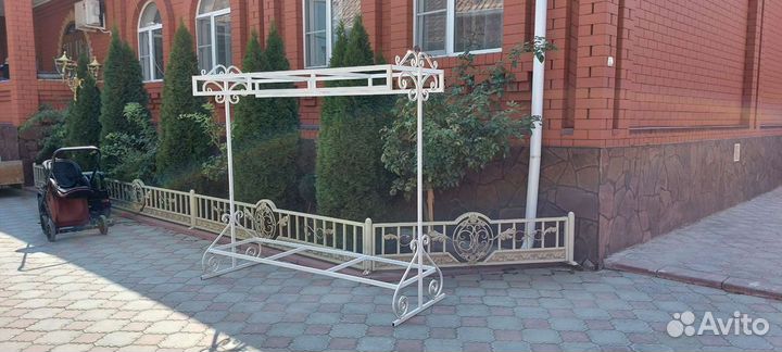 Кованая вешалка