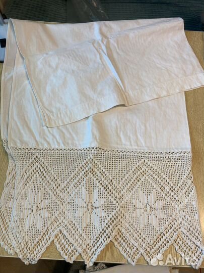 Рушники, подзор, салфетки гладью