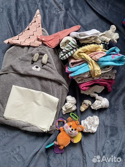 Одежда пакетом на девочку и игрушки
