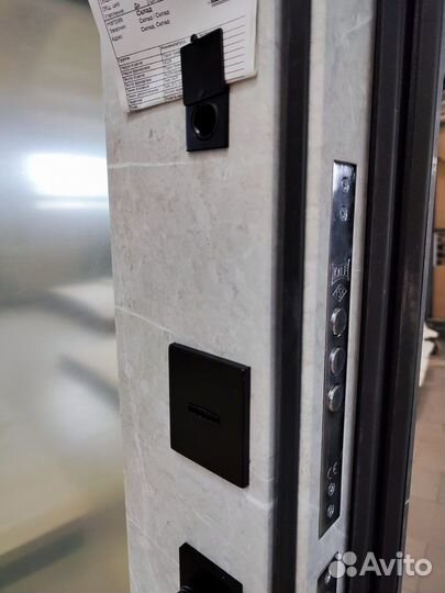 Входная дверь