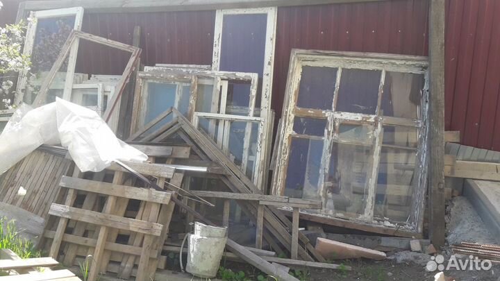 Рама оконная со стеклом