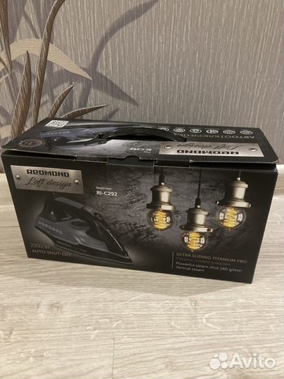 Утюг Redmond RI-C292 новый