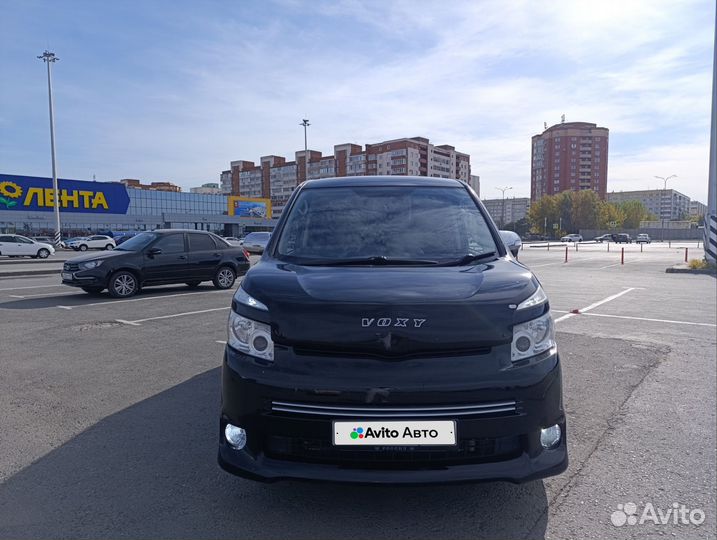 Toyota Voxy 2.0 CVT, 2009, 366 000 км