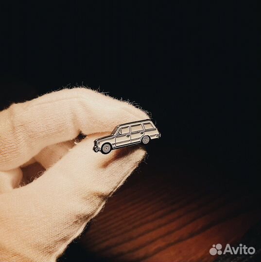 Жигули ваз 2102 «двойка» значок пин